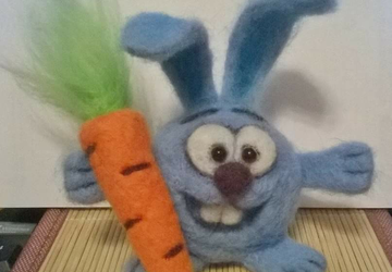 Крош с морковкой.