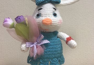 Зайка с букетом