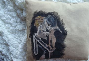 Декоративная подушка