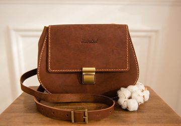 Женская сумка с плечевым ремнем