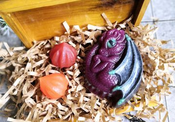 Набор из мыла "Дракончик и физалисы"