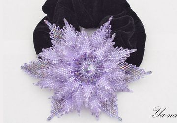 Заколка из бисера "Сиреневый цветок"
