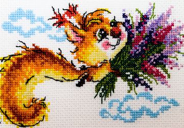 Вышитая крестом картина белочка - Лечу к тебе