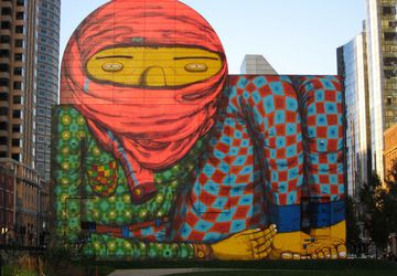 Причудливый стрит-арт Оs Gêmeos: фольклор, улицы и жёлтый цвет