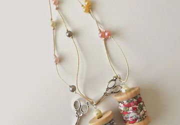 Подвески, брелки из мини катушек.