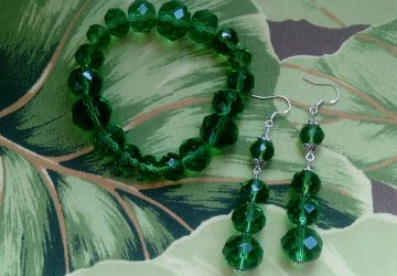 Комплект украшений "Изумрудные мечты" (серьги и браслет)