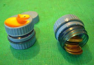 Многоцелевой воздухонепроницаемый мини-контейнер из пластиковых бутылок.