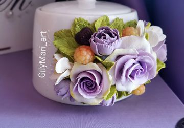 Сахарница с декором из полимерной глины "Розы"