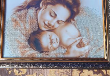 Мать с младенцем