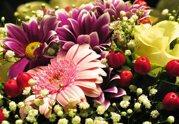 Как сделать композицию из искусственных цветов своими руками