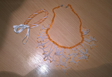 Коралловое колье с браслетом