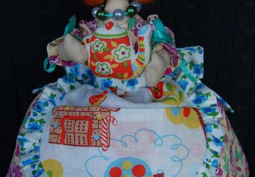 Кукла-грелка на чайник Маша
