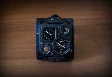 Часы мужские наручные на широком ремешке из натуральной кожи