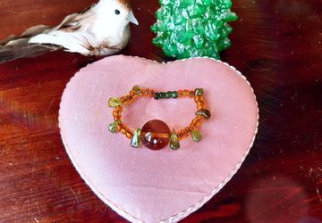 Браслет из агата, хризолита и бисера