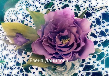 Брошь с цветком