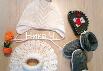 Комплект :шапочка на флисовой подкладке+манишка+сапожки