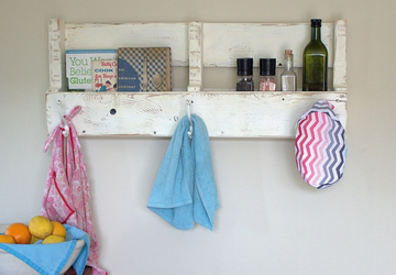 Вешалка-полка из поддона своими руками.