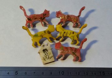 Кошки-брошки.