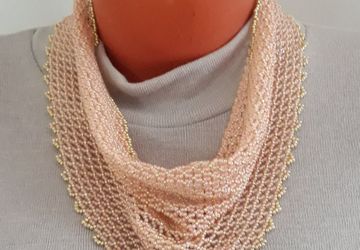 Косынка из бисера ручной работы