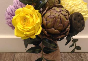 Букет с цветами из фоамирана