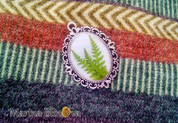 Кулон с настоящими растениями