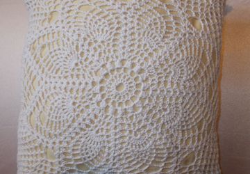 Подушка "Белый цветок"