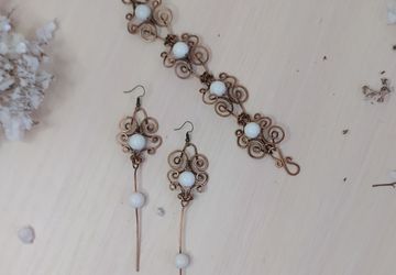 Комплект украшений из бисера и бусин белого оникса