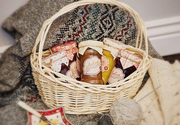 Набор домашнего варенья и фруктовых сгущенок