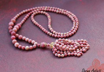 Сотуар из родонита.