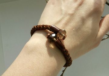 Браслет из кожи с дымчатым кварцем