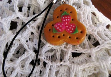 Брелок на телефон