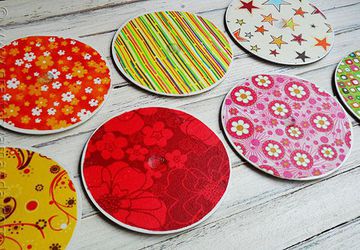 Подстаканники из CD дисков.