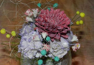 Яркий букет из холодного фарфора