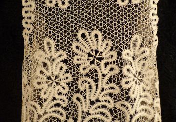 Жилет кружевной