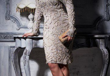 Шёлковое платье с декором