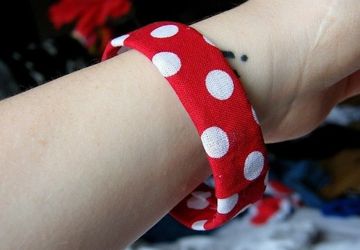 Браслет из пластиковых бутылок своими руками.