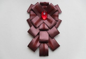 Брошь ручной работы