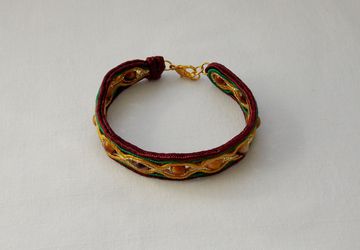 Браслет из сутажа