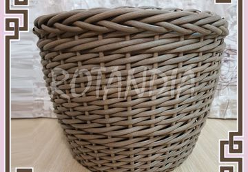 Кашпо из ротанга