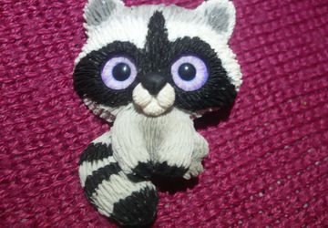 брошь "Енот"