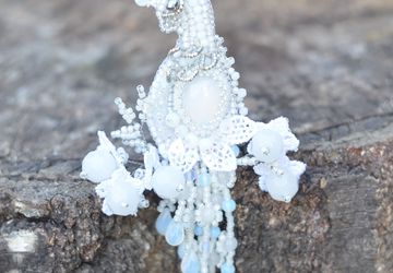 Брошь вышитая бисером, пайетками, кружевом, канителью Лунная птица .Продано!