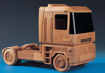 Деревянный грузовик