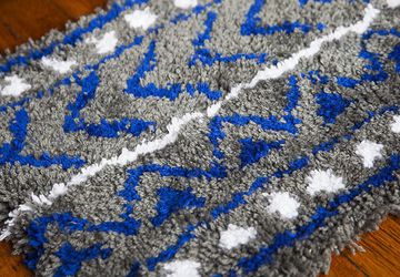 Как связать уютный прикроватный коврик