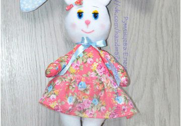 Зайка в цветочном платье