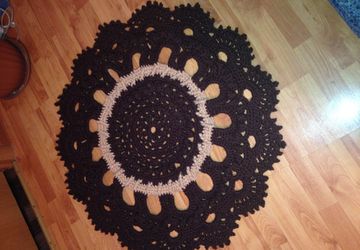 Ковёр из пряжи