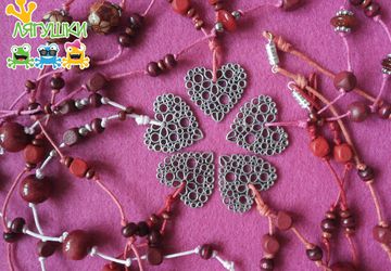 Бусы с сердцем по 300 рублей