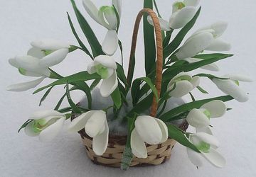 Корзиночка с подснежниками