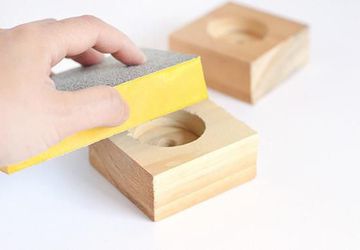 Деревянный подсвечник для свечей-таблеток