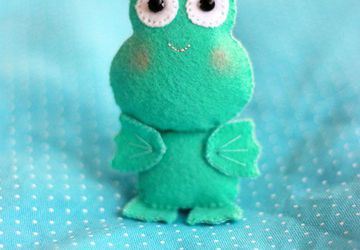 Брошь "Лягушонок"