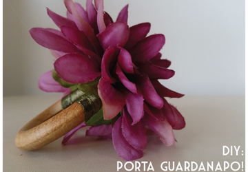 Держатели для салфеток своими руками с искусственными цветами.